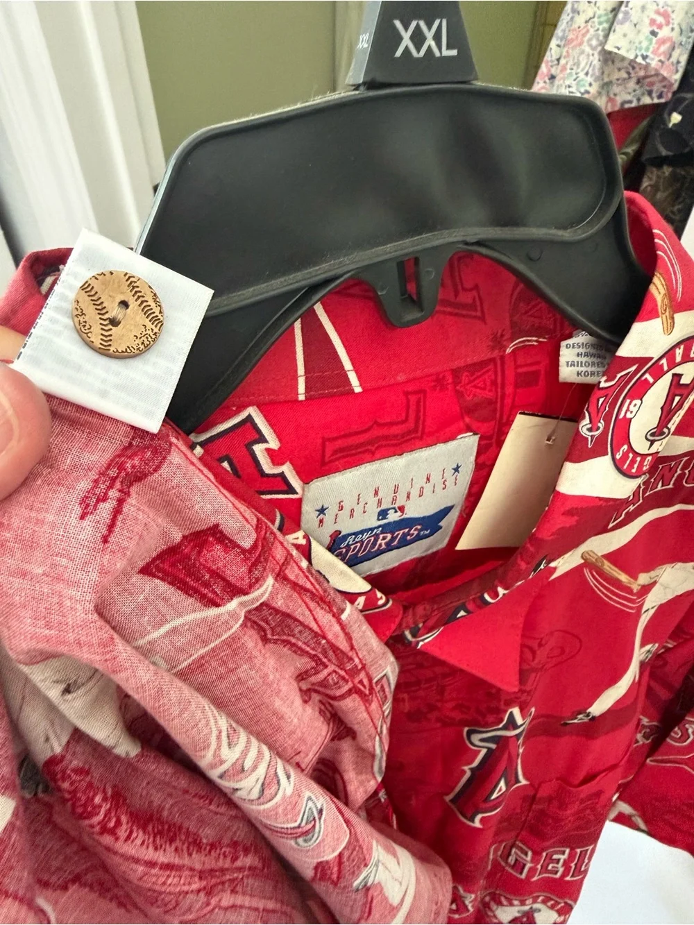 Genuine Merchandise Los Angeles Angels Red Graphic Button-Up Shirt